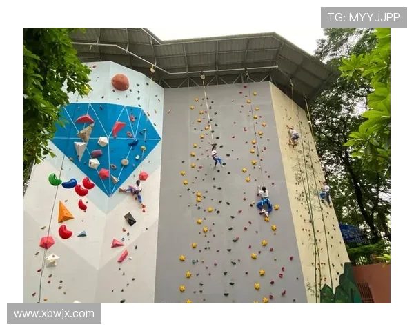 广州攀岩队边路渗透战术解析与实战应用探讨