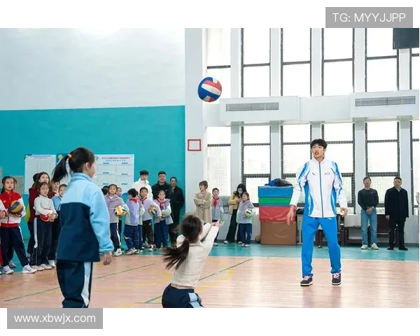 杭州排球队实现团队协作新高度排球赛场展现默契与拼搏精神 杭州排球队实现团队协作新高度排球赛场展现默契与拼搏精神