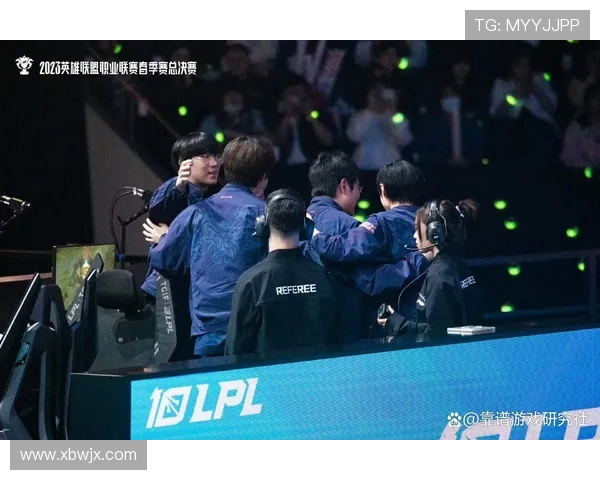 英雄联盟热议：JDG战队节奏引发的争议与讨论分析