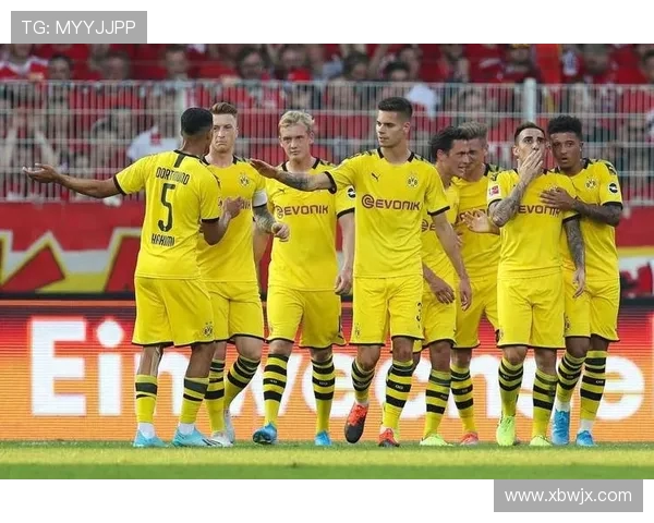 多特蒙德与沙尔克历史交锋回顾与球队发展历程分析