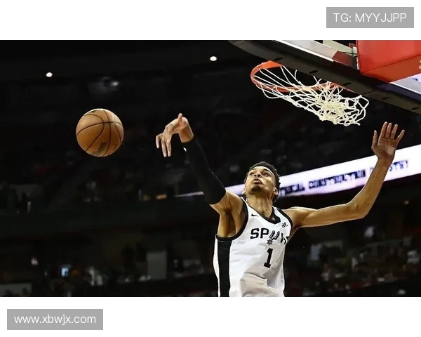 文班亚马场均20分10篮板3盖帽表现出色新秀奖争夺战已无悬念 文班亚马场均20分10篮板3盖帽表现出色新秀奖争夺战已无悬念